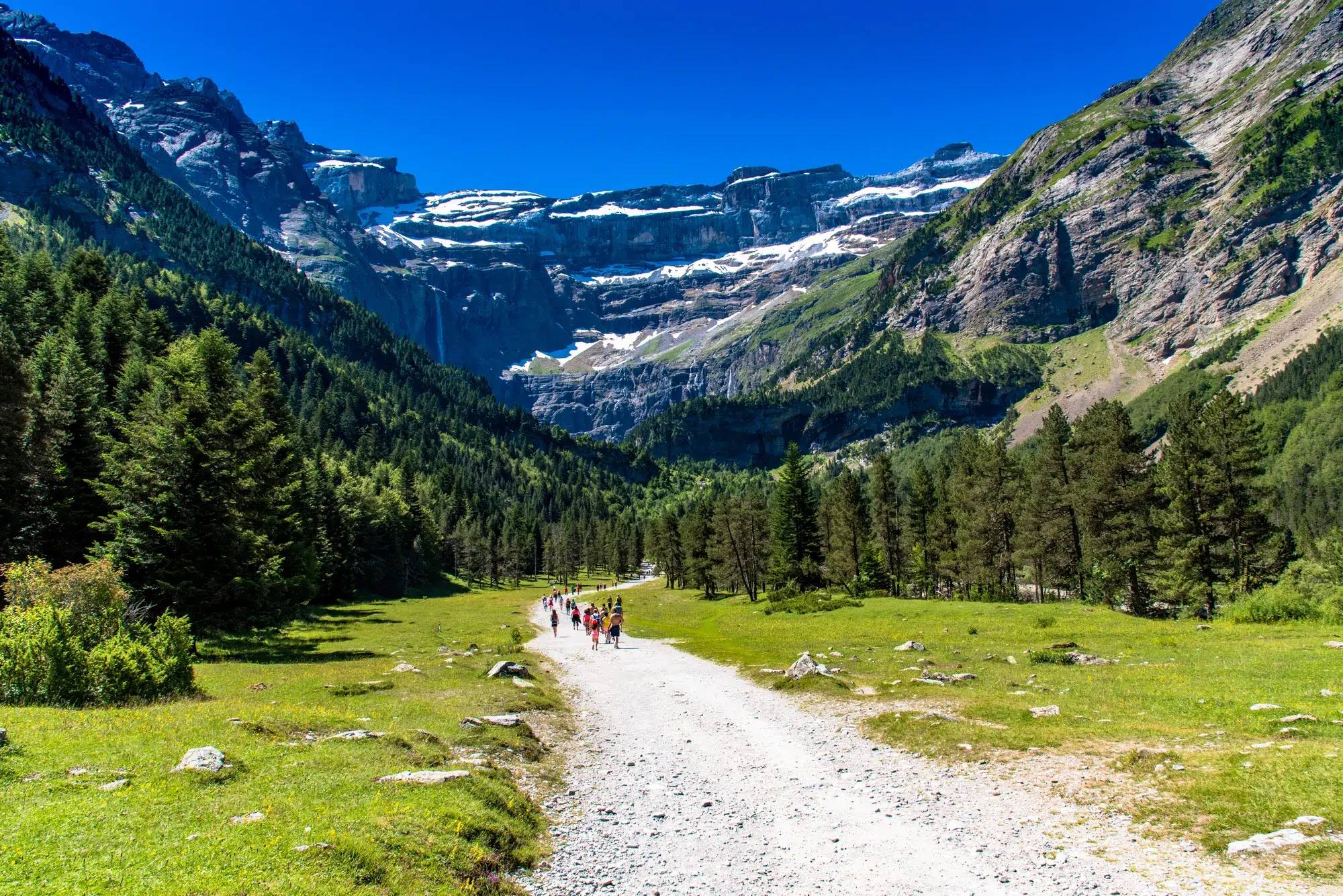 cirque de gavarnie randonnée et activités
