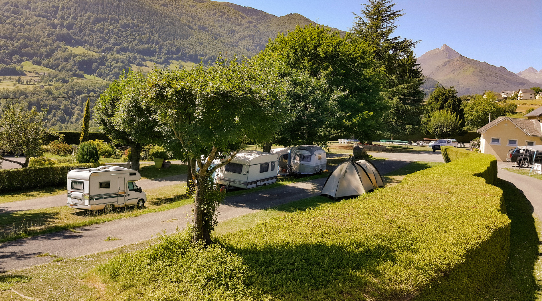 pitches caravaning arras hautes pyrenees